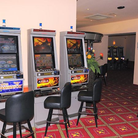 Hotel Fontana Buzet Extérieur photo