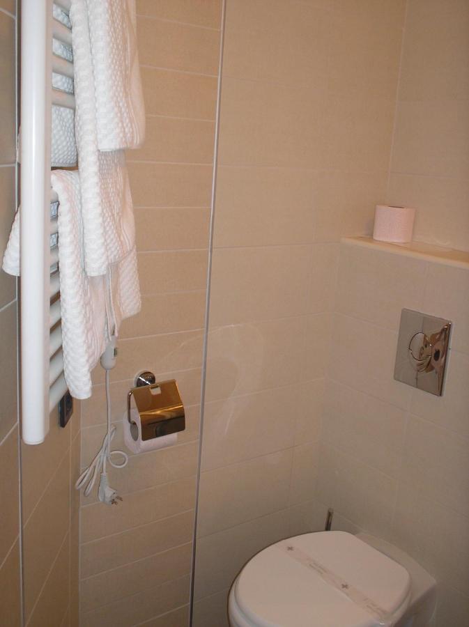 Hotel Fontana Buzet Extérieur photo
