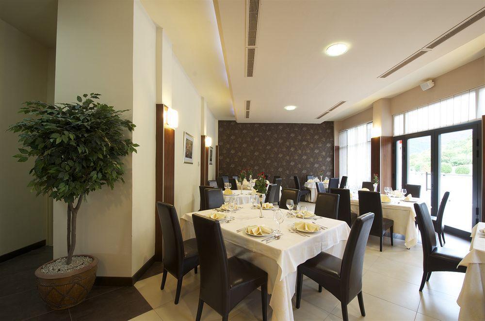 Hotel Fontana Buzet Extérieur photo
