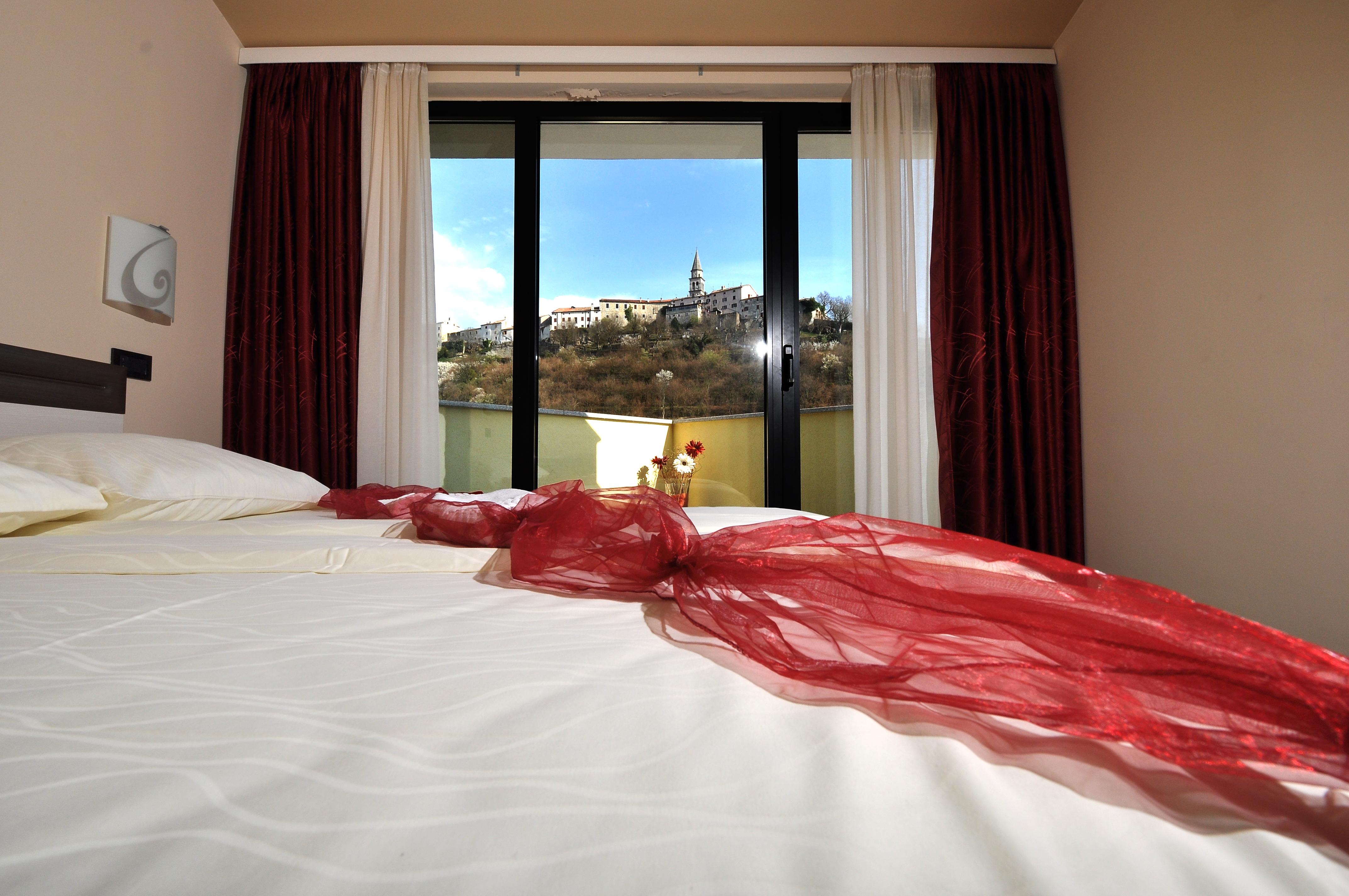 Hotel Fontana Buzet Extérieur photo