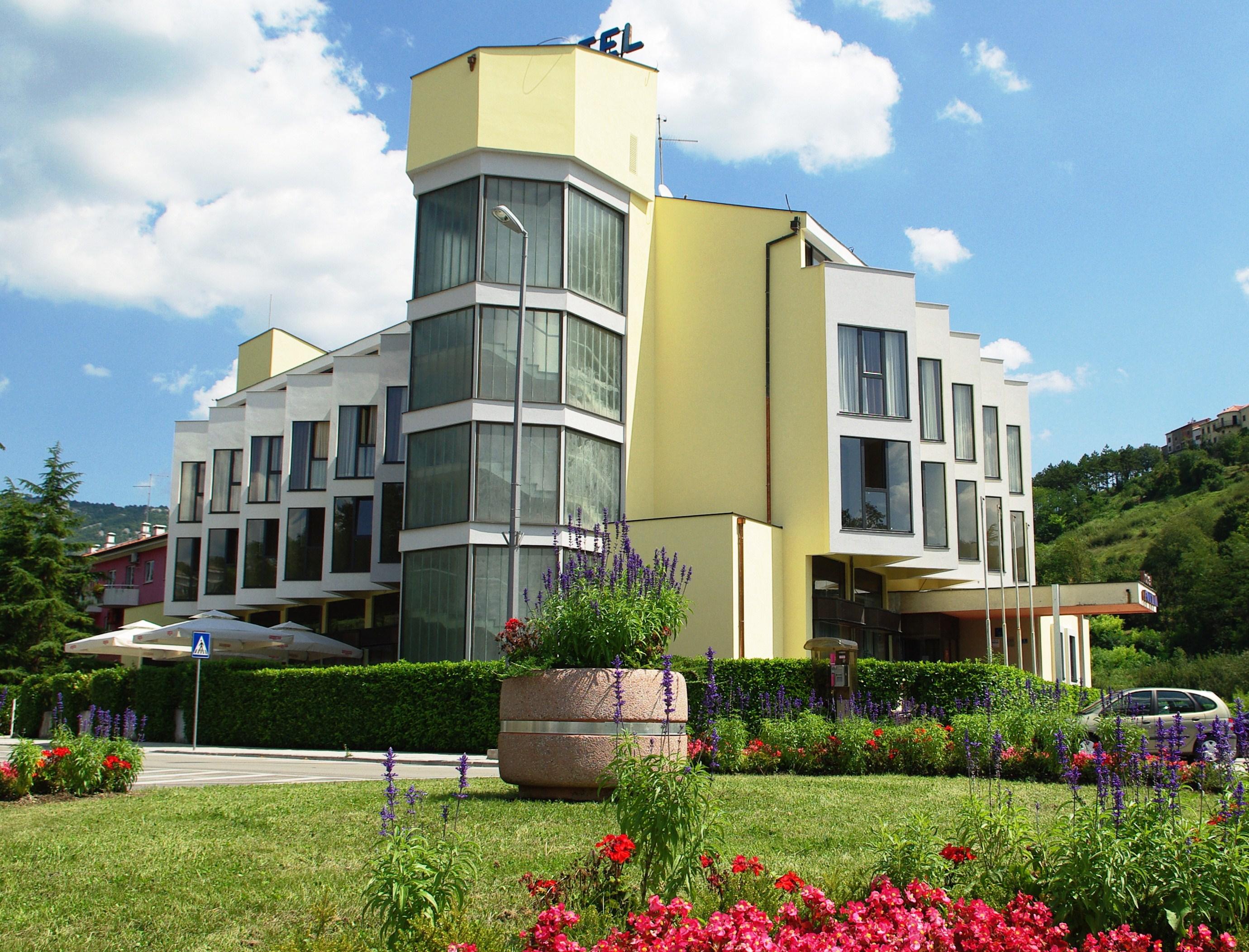 Hotel Fontana Buzet Extérieur photo