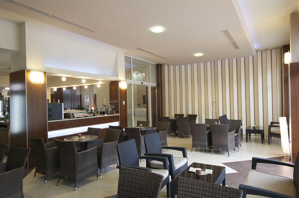 Hotel Fontana Buzet Extérieur photo