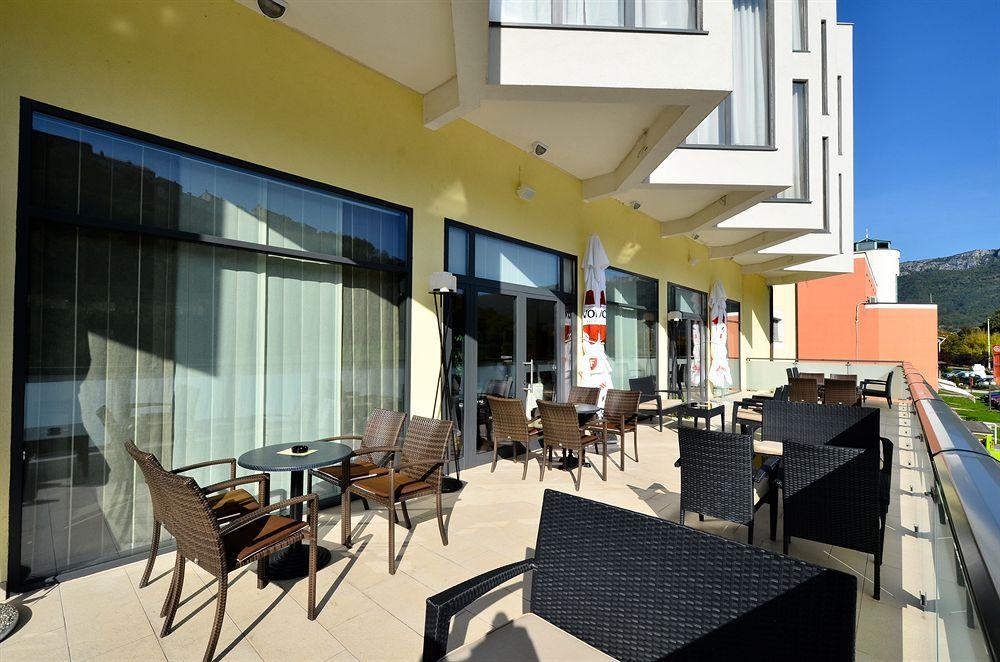 Hotel Fontana Buzet Extérieur photo