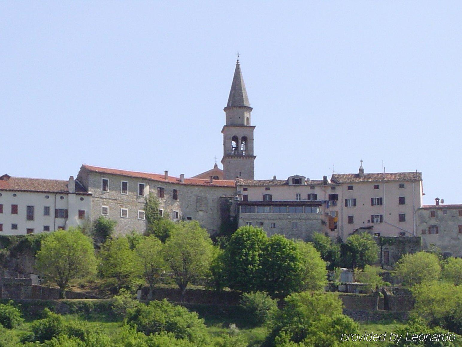 Hotel Fontana Buzet Extérieur photo