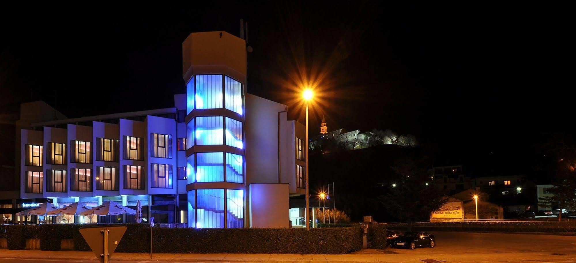 Hotel Fontana Buzet Extérieur photo
