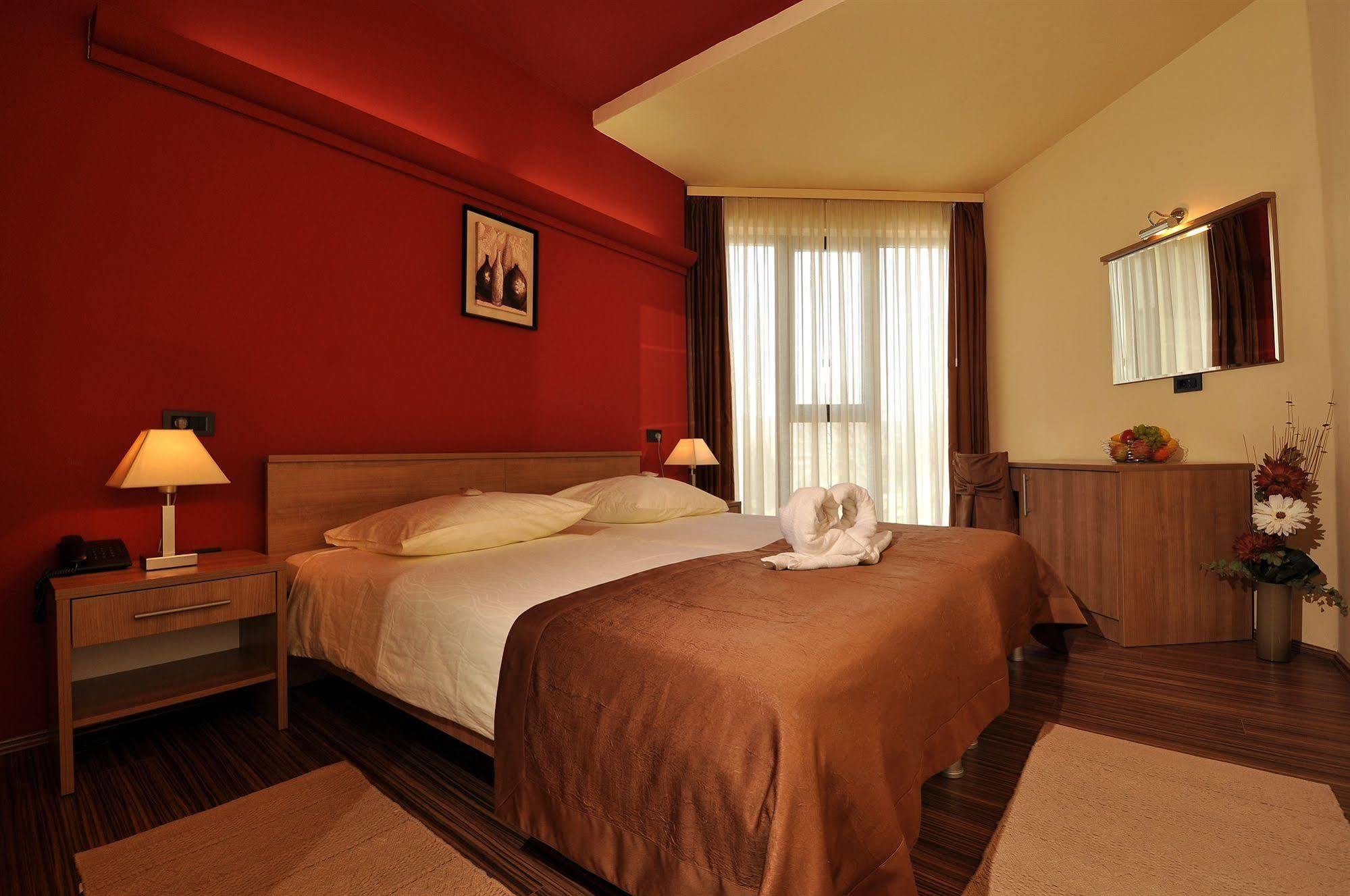 Hotel Fontana Buzet Extérieur photo